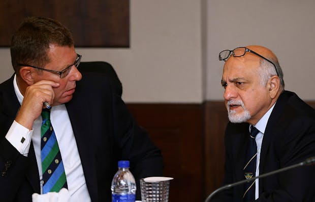 Gregor Barclay (l) with Imran Khwaja (r) during ICC Board Meeting in 2015 (Photo by Francois Nel/Getty Images)