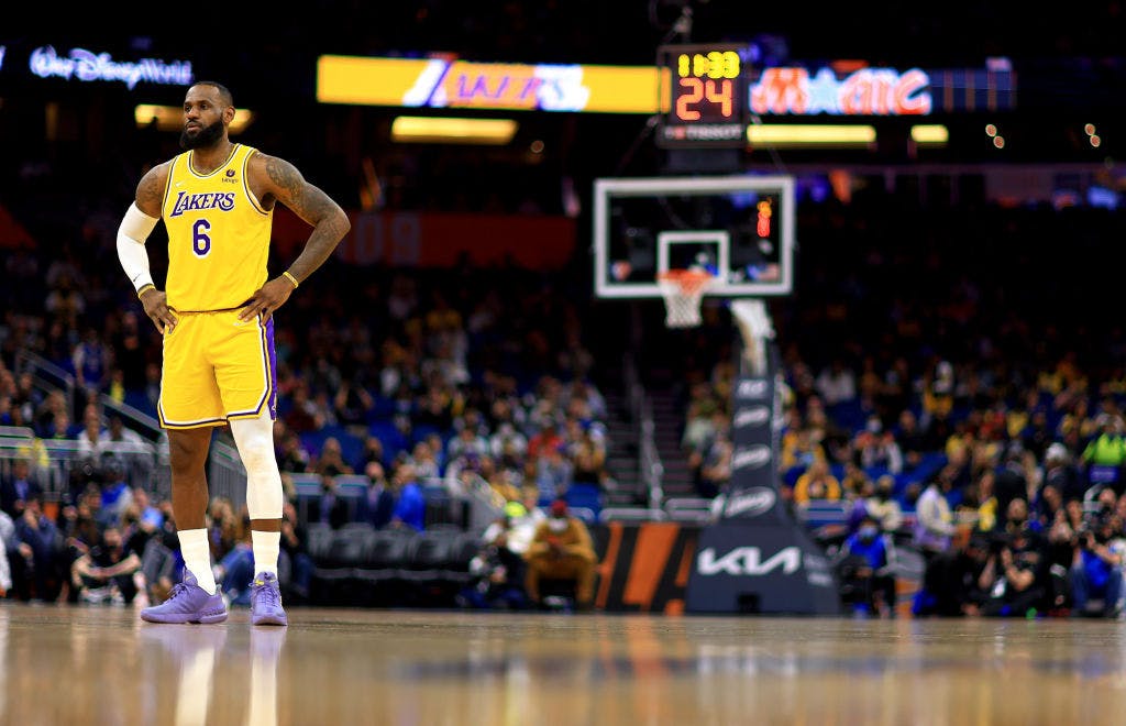 LeBron, Lakers top NBA's most popular merchandise lists