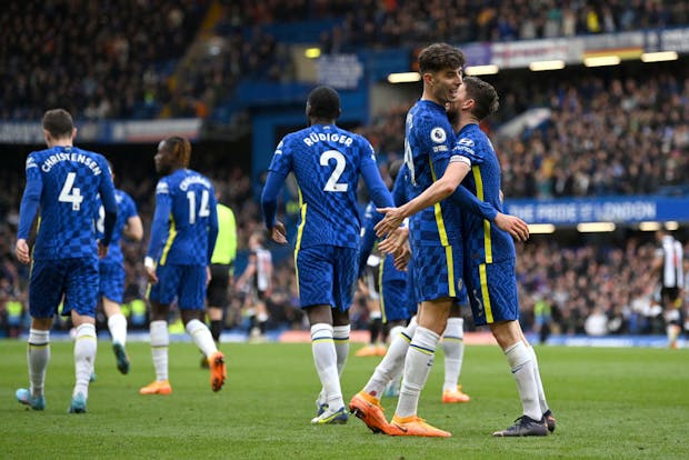 Kai Havertz of Chelsea celebrates with team mate Jorginho (Photo by Justin Setterfield/Getty Images)