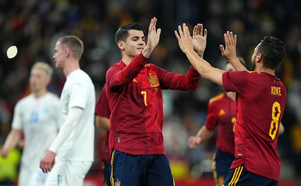 Alvaro Morata celebrates with Koke after scoring Spain's second goal during the international friendly versus Iceland on March 29, 2022 (by Juan Manuel Serrano Arce/Getty Images)