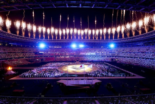 Fireworks are seen during the closing ceremony of the Tokyo 2020 Olympic Games on August 8, 2021 (by Alexander Hassenstein/Getty Images)