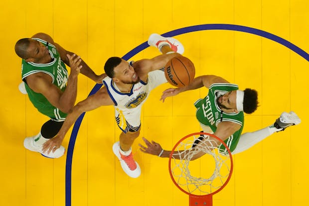Stephen Curry of the Golden State Warriors shoots against the Boston Celtics in Game Two of the 2022 NBA Finals on June 5, 2022 (by Ezra Shaw/Getty Images)