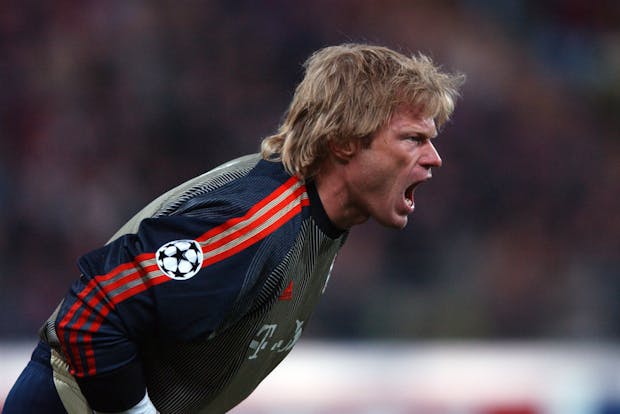 MUNICH, GERMANY - NOVEMBER 05: Oliver Kahn of Bayern Munich shouts instruction during the UEFA Champions League Group G match between Bayern Munich and Olympique Lyonnais at the Olympic Stadium on November 5, 2003 in Munich, Germany.  (Photo by Etsuo Hara/Getty Images)
