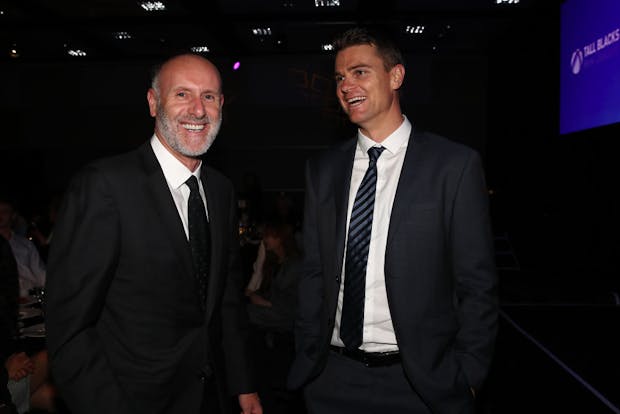 Martin Stewart (L) with former New Zealand basketball international Kirk Penny (R) at Sky City in August 2019 in Auckland (Photo by Fiona Goodall/Getty Images)