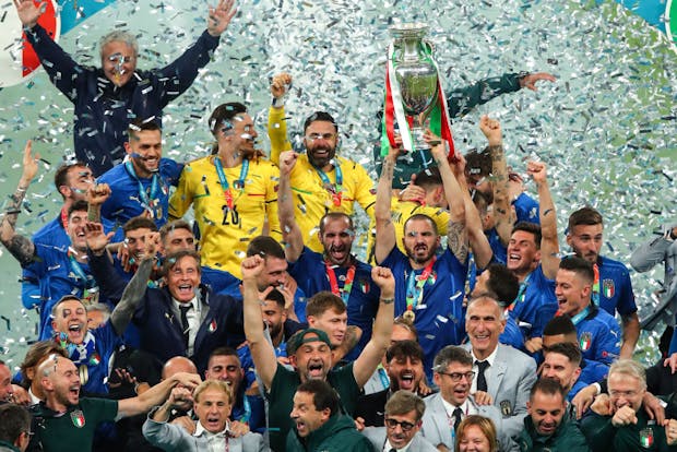 Italy celebrates winning Uefa Euro 2020 (by Robbie Jay Barratt - AMA/Getty Images)