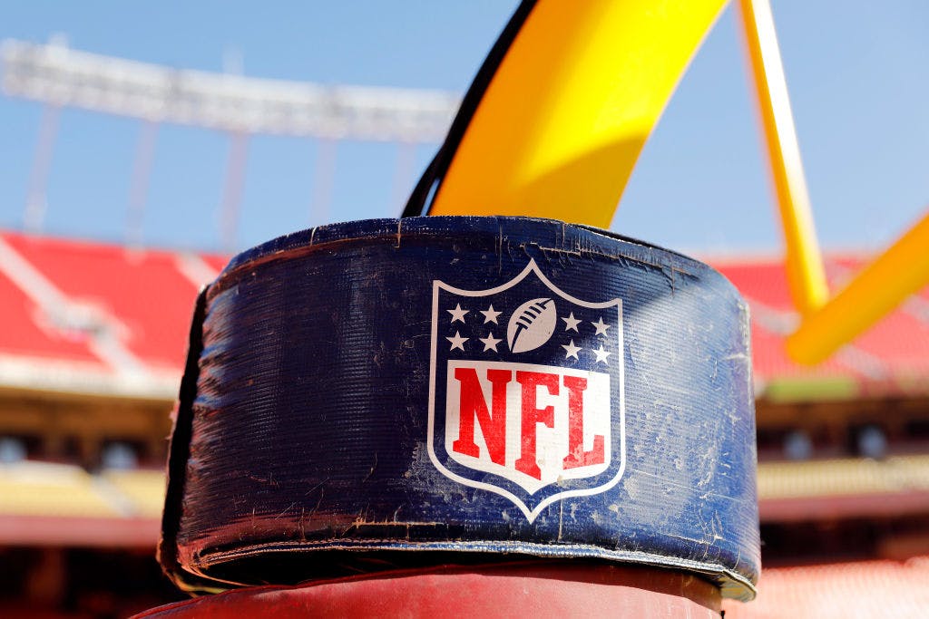 Apple 'backs out of bidding' for NFL Sunday Ticket rights