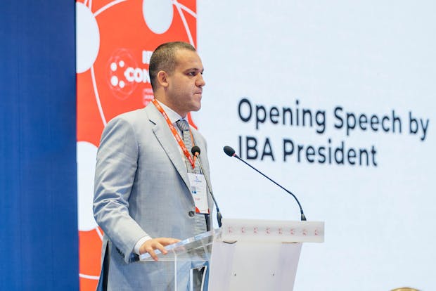 Umar Kremlev addresses the IBA extraordinary congress (Image - IBA)