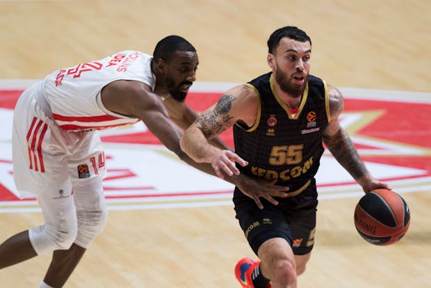 Mike James of AS Monaco drives to the basket during the EuroLeague match against Crvena Zvezda mts Belgrade (Photo by Nikola Krstic/MB Media/Getty Images)