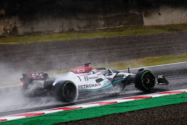 George Russell driving for Mercedes AMG Petronas at the Japanese Grand Prix on October 9, 2022 (by Clive Mason/Getty Images)