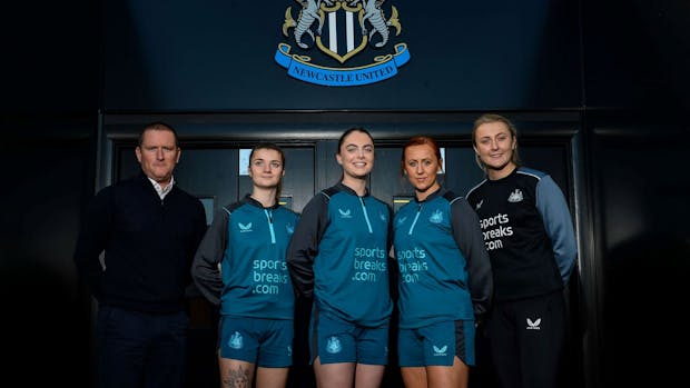 Sportsbreaks MD Rob Slawson with Newcastle United Women players
Kacie Elson, Jane Harland, Charlotte Potts and manager Becky Langley (Photo: Newcastle United)