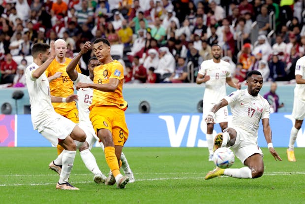 Cody Gakpo of the Netherlands scores against Qatar at the World Cup match on November 29, 2022 (Photo by Rico Brouwer/Soccrates/Getty Images)