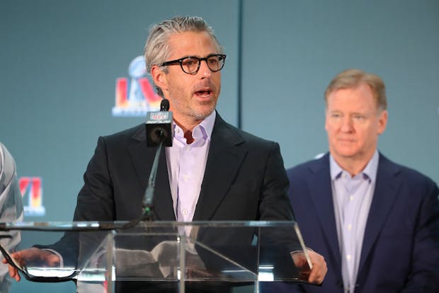 Casey Wasserman speaking in his role as chairman of the Los Angeles Super Bowl LVI Host Committee (by Katelyn Mulcahy/Getty Images)