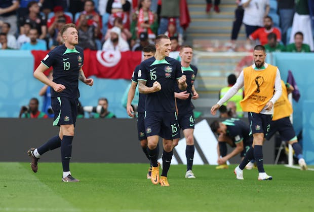 Mitchell Duke of Australia celebrates scoring the winning goal during the Fifa World Cup Group D match versus Tunisia on November 26, 2022 (by Ian MacNicol/Getty Images)