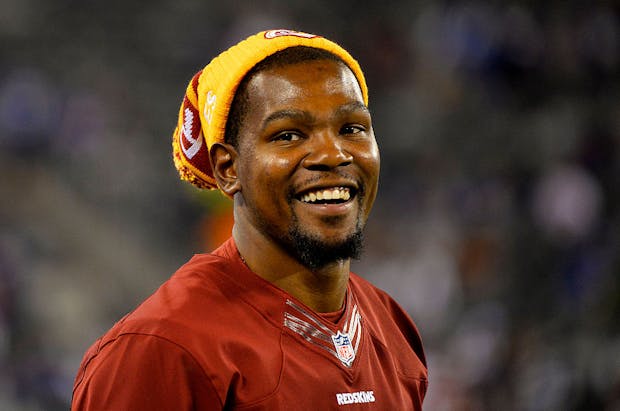 Kevin Durant at a Washington NFL game in 2015 (Getty Images)