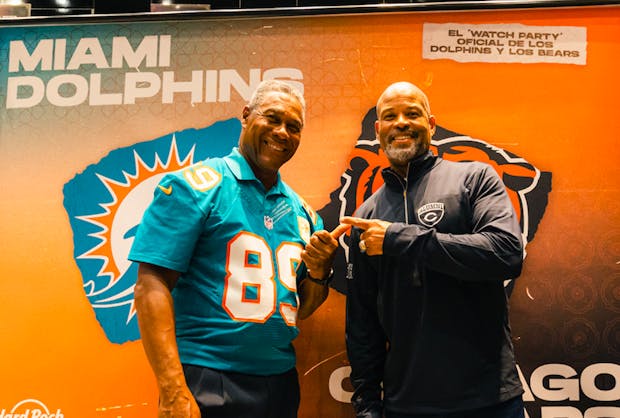 Miami Dolphins senior vice president of alumni relations Nat Moore and former Chicago Bears safety Shaun Gayle. (Miami Dolphins)