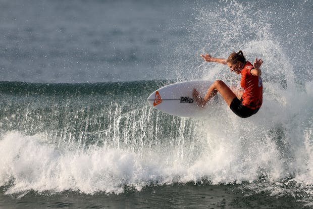 Stephanie Gilmore of Australia on her way to victory at the Ripcurl WSL Finals at Lower Trestles on September 8, 2022 (by Sean M. Haffey/Getty Images)