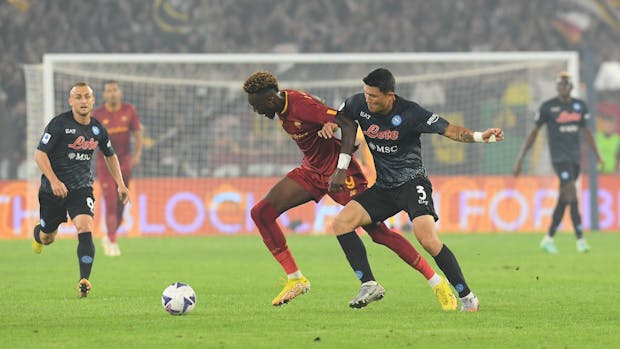 Tammy Abraham of AS Roma fights for the ball with Min-Jae Kim of Napoli during the Serie A match (Photo by Silvia Lore/Getty Images)