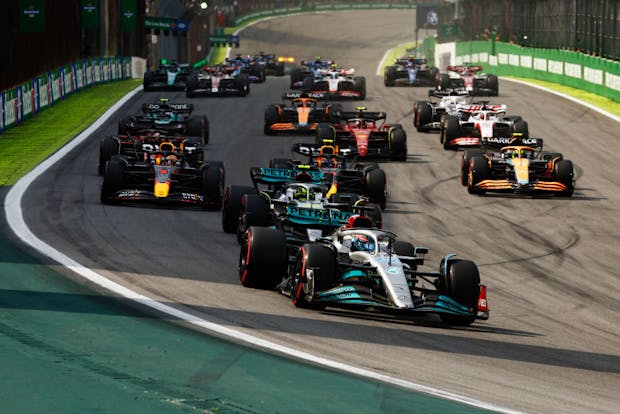 George Russell of Great Britain driving the Mercedes AMG Petronas F1 Team W13 leads the field (Photo by Chris Graythen/Getty Images)