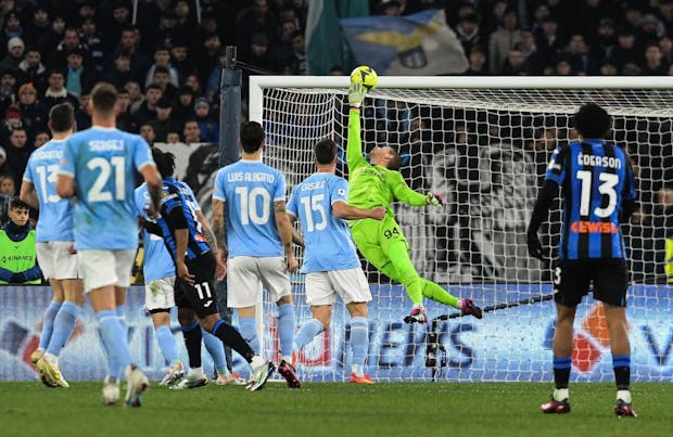 Ivan Provedel, goalkeeper of SS Lazio, makes a save during the Serie A match versus Atalanta BC on February 11, 2023 (by Silvia Lore/Getty Images)