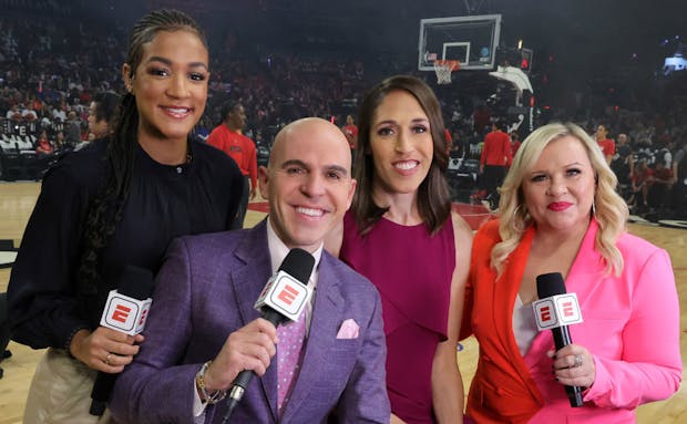(L-R) ESPN's Andraya Carter, Ryan Ruocco, Rebecca Lobo and Holly Rowe pose before Game One of the 2022 WNBA Finals (Getty Images)
