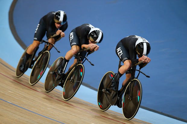 New Zealand on their way to winning the Men's 4000m Team Pursuit Final at the Birmingham 2022 Commonwealth Games (Craig Mercer/MB Media/Getty Images)