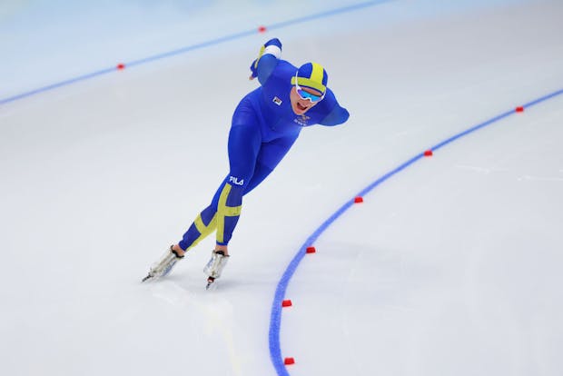 Nils van der Poel of Sweden skates on the way to a new world record time during the Men's 10000m at the Beijing 2022 Winter Olympics (Photo by Lintao Zhang/Getty Images)