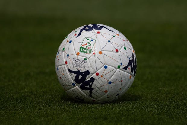 Serie B 2021-22 match ball (Photo by Emmanuele Ciancaglini/Ciancaphoto Studio/Getty Images)