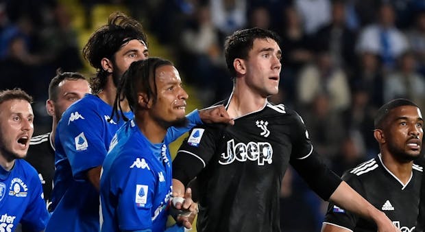 Tyronne Ebuehi of Empoli and Dusan Vlahovic of Juventus during the May 22 Serie A match won 4-1 by Empoli (Getty Images)