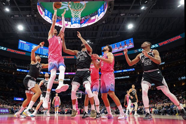 Kristaps Porzingis of the Washington Wizards shoots against the San Antonio Spurs. (Getty Images)
