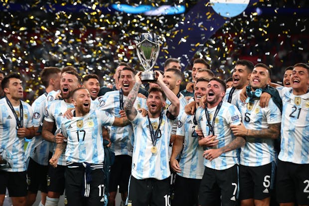 Lionel Messi of Argentina with his team-mates following their victory over Italy in the 2022 Finalissima. (Chris Brunskill/Fantasista/Getty Images)