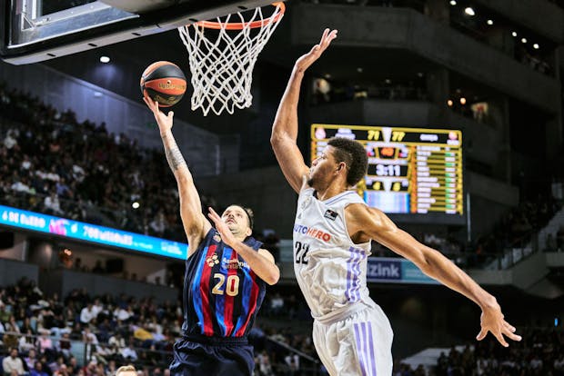 A Liga Endesa match between Real Madrid and FC Barcelona on January 2, 2023 (by Sonia Canada/Getty Images)