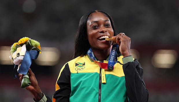 https://www.gettyimages.co.uk/detail/news-photo/elaine-thompson-herah-of-team-jamaica-poses-with-the-gold-news-photo/1334885471?adppopup=true