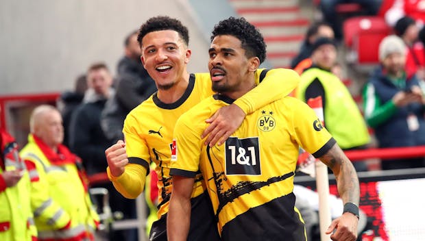 BERLIN, GERMANY - MARCH 2: Ian Maatsen of Borussia Dortmund (R) celebrates with teammate Jadon Sancho after scoring his teams second goal during the Bundesliga match between 1. FC Union Berlin and Borussia Dortmund at An der Alten Foersterei on March 2, 2024 in Berlin, Germany. (Photo by Sebastian El-Saqqa - firo sportphoto/Getty Images)