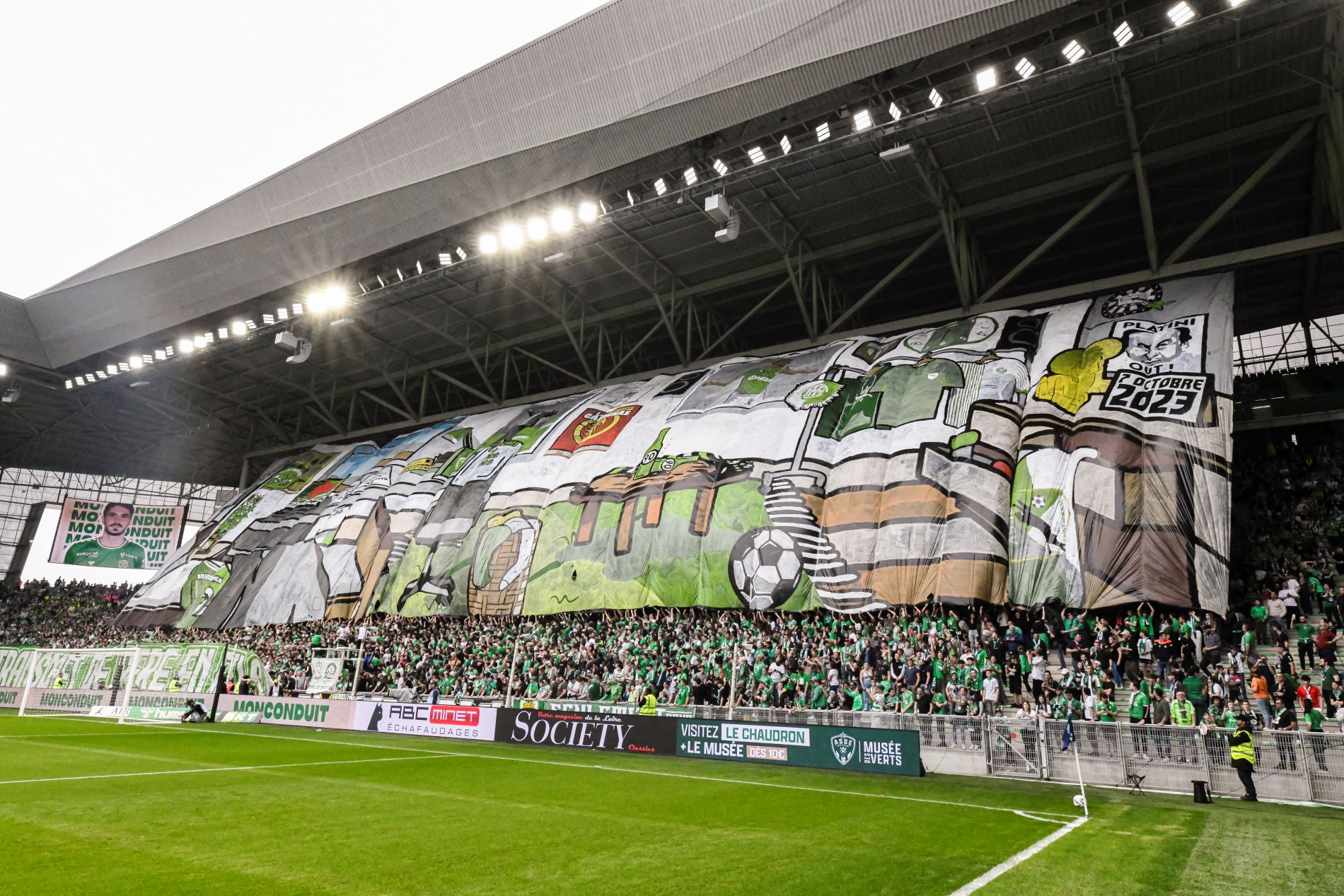 SAINT-ETIENNE, FRANCE - APRIL 6: The Concarneau reception from Saint-Étienne supporters as they celebrate the 90th anniversary of the Greens at the Geoffroy-Guichard stadium prior the Ligue 2 BKT match between ASSE Saint-Etienne and US Concarneau at Stade Geoffroy-Guichard on April 6, 2024 in Saint-Etienne, France. (Photo by Eurasia Sport Images/Getty Images)