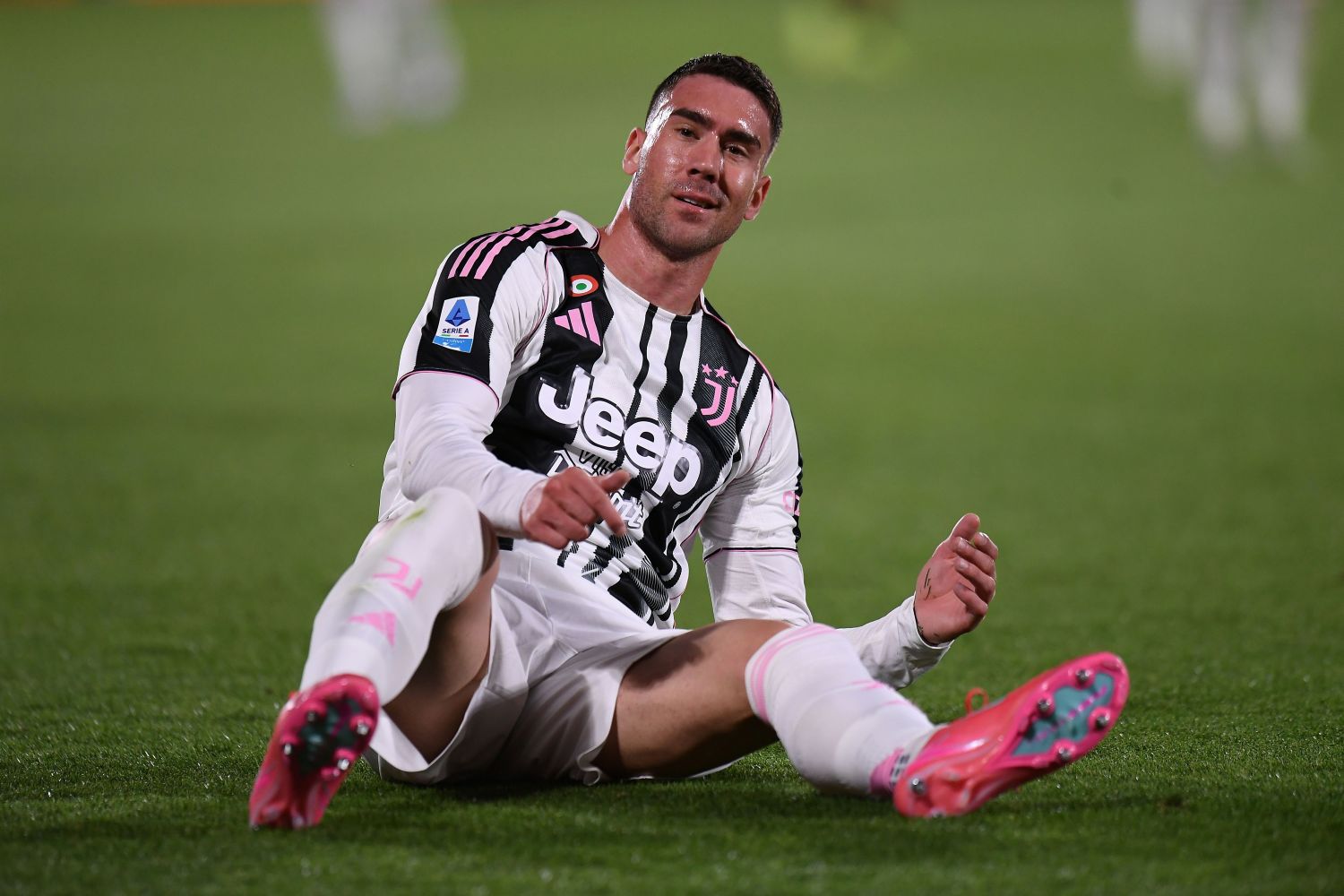 VENICE, ITALY - MAY 25: Dušan Vlahović of Juventus smiles during the Serie A match between Venezia and Juventus at Stadio Pier Luigi Penzo on May 25, 2025 in Venice, Italy. (Photo by Alessandro Sabattini/Getty Images)