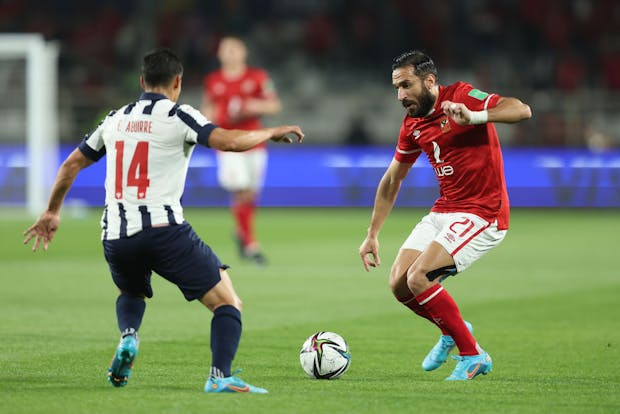Maaloul Ali of Al Ahly under pressure from Erick Aguirre of Monterrey during the Fifa Club World Cup match on February 5, 2022 (by Francois Nel/Getty Images)
