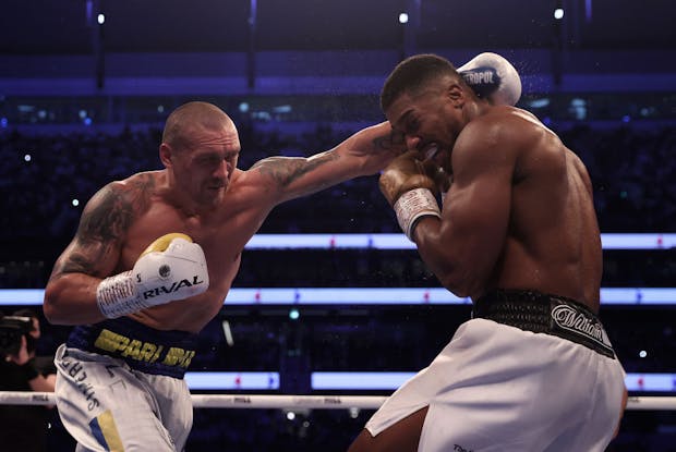 Oleksandr Usyk fights Anthony Joshua during the heavyweight title bout at Tottenham Hotspur Stadium in September 2021 (by Julian Finney/Getty Images)