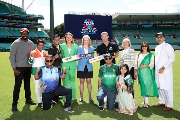 ICC Men’s T20 World Cup 2022 Local Organising Committee poses with fans in Sydney. (Photo by Matt King/Getty Images for 2022 T20 World Cup)