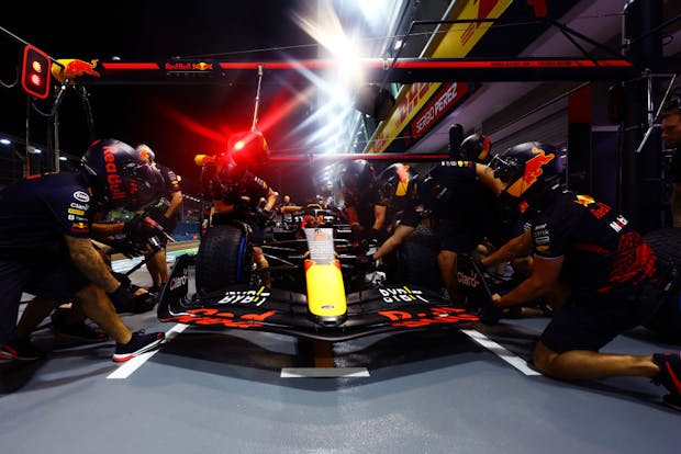 Red Bull Racing team practices ahead of the F1 Grand Prix of Singapore, September 2022. (Photo by Mark Thompson/Getty Images,)