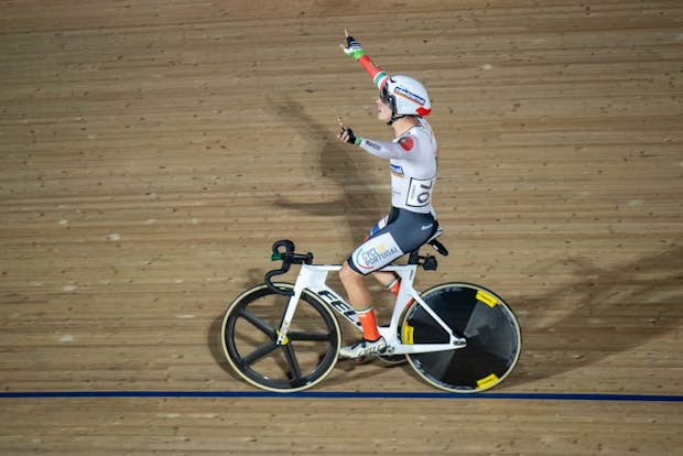 LONDON, ENGLAND - DECEMBER 04: Luri Leitao of Portugal celebrates after wining Elimination race at Lee Valley Velopark Velodrome on December 4, 2021 in London, England. (Photo by Sebastian Frej/MB Media/Getty Images)
