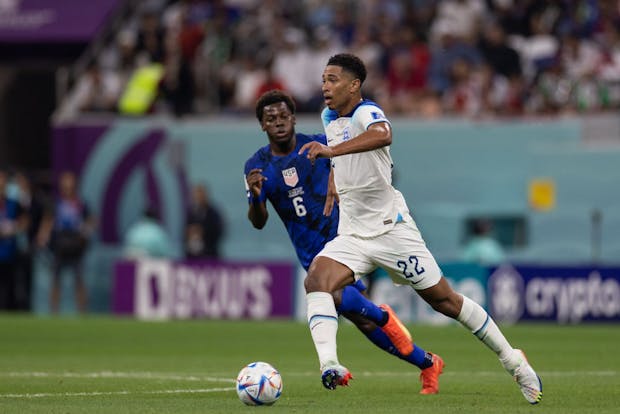 Jude Bellingham of England in action during the Fifa World Cup Group B match against the USA on November 25, 2022 (by Simon Bruty/Anychance/Getty Images)