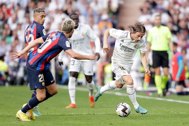 Sergi Roberto of FC Barcelona and Luka Modric of Real Madrid (Photo by David S. Bustamante/Soccrates/Getty Images)
