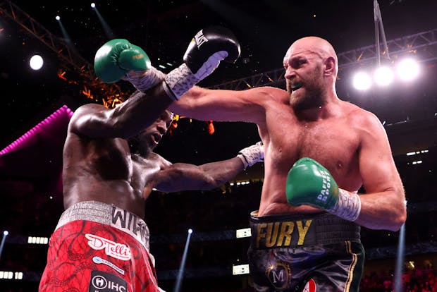 Tyson Fury (R) (Photo by Al Bello/Getty Images)