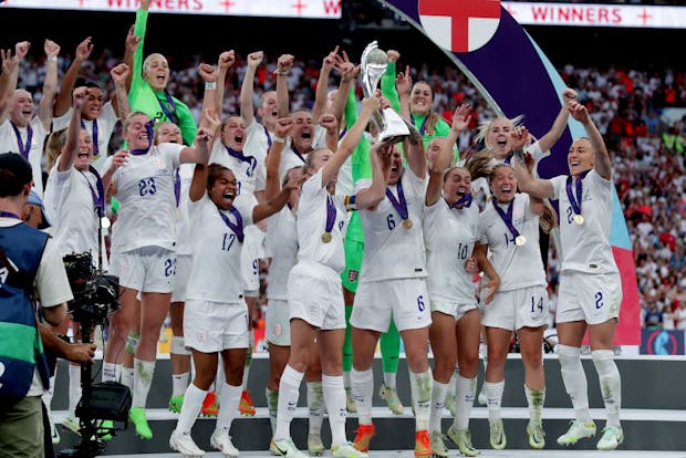 England celebrate with the Uefa Women's Euro trophy (Photo by Richard Sellers/Soccrates/Getty Images)