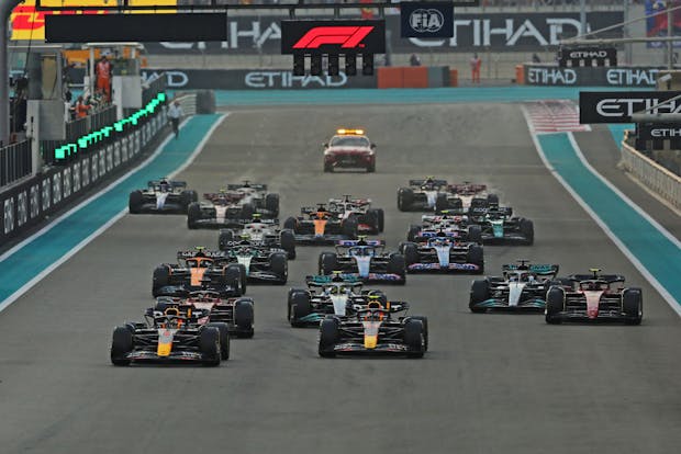 The 2022 Abu Dhabi Grand Prix gets underway (by Heuler Andrey/Eurasia Sport Images/Getty Images)