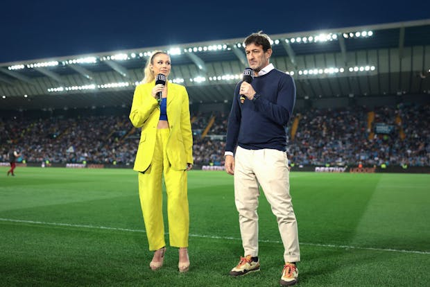 Diletta Leotta and Ciro Ferrara of DAZN during the pre-match presentation of the Serie A game between Udinese and Napoli on May 4, 2023 (by Jonathan Moscrop/Getty Images)