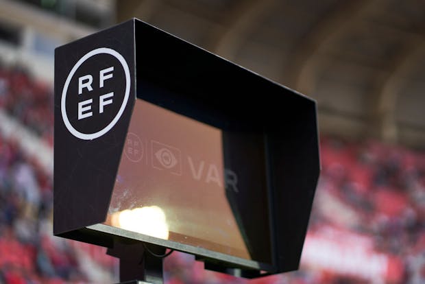A detailed view of the VAR screen prior to the LaLiga match between RCD Mallorca and Valencia CF (Photo by Rafa Babot/Getty Images)