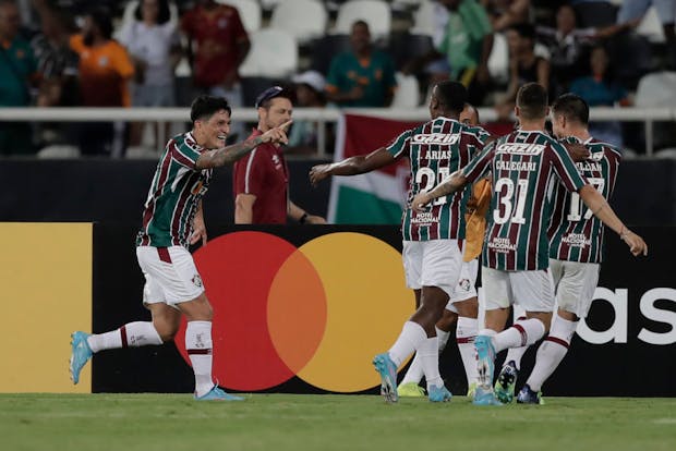 German Cano of Fluminense celebrates with teammates (Photo by Antonio Lacerda-Pool/Getty Images)