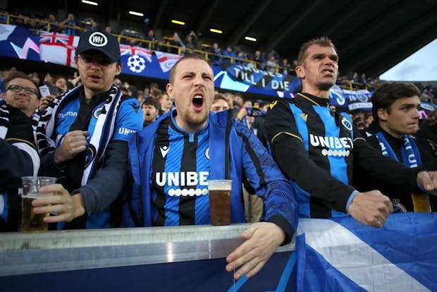 Fans of Club Brugge show their support during the Uefa Champions League match versus Manchester City on October 19, 2021 (by Julian Finney/Getty Images)