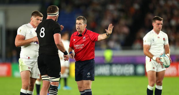 Referee Nigel Owens talks to Kieran Read of New Zealand during the Rugby World Cup 2019 semi-final (Photo by Shaun Botterill/Getty Images)